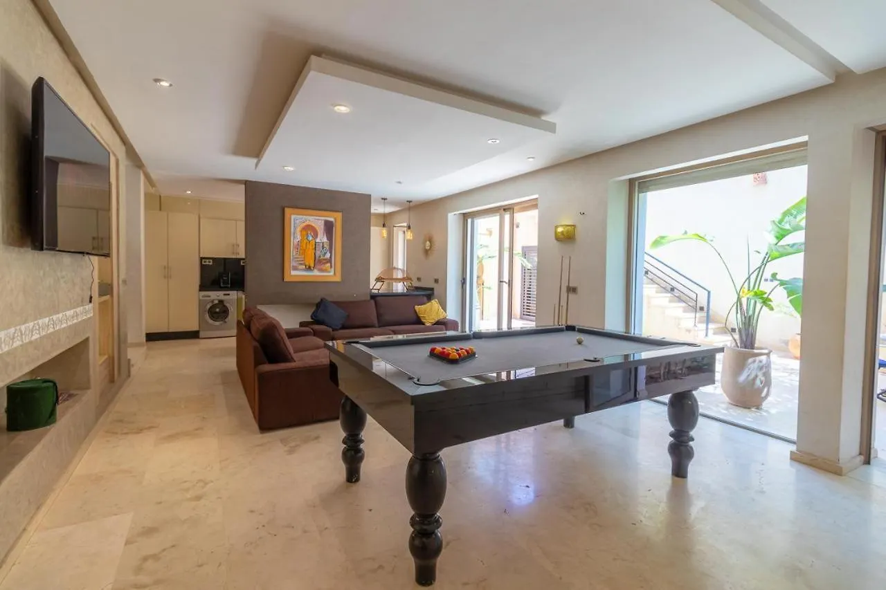 הקונטקטים של Villa Riad